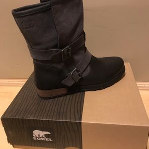 Women’s leather motto ankle boots